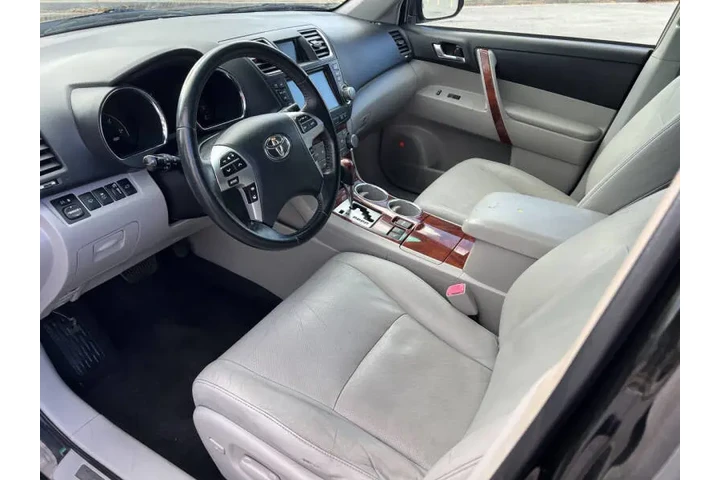 $13900 : 2012 Highlander Hybrid Limited image 8
