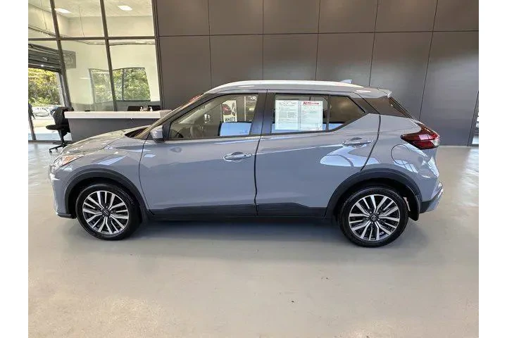 $17895 : Nissan Kicks 2023 SV 4dr Cro image 3