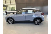$17895 : Nissan Kicks 2023 SV 4dr Cro thumbnail