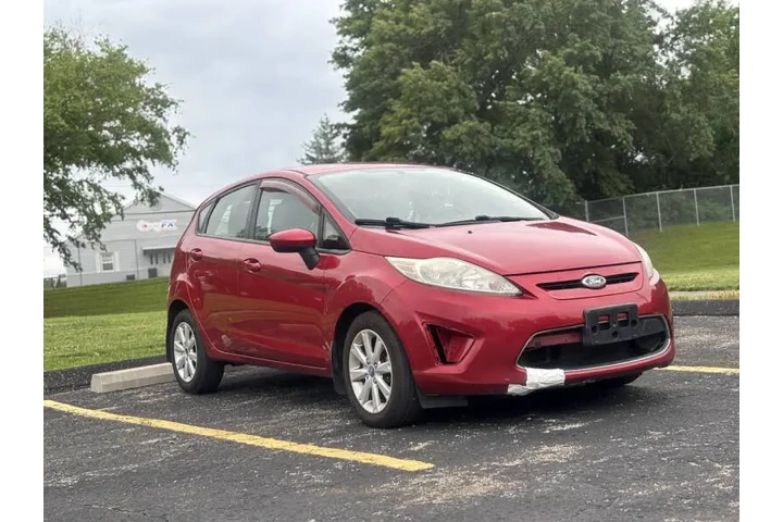 $2999 : 2011 Fiesta SE image 1