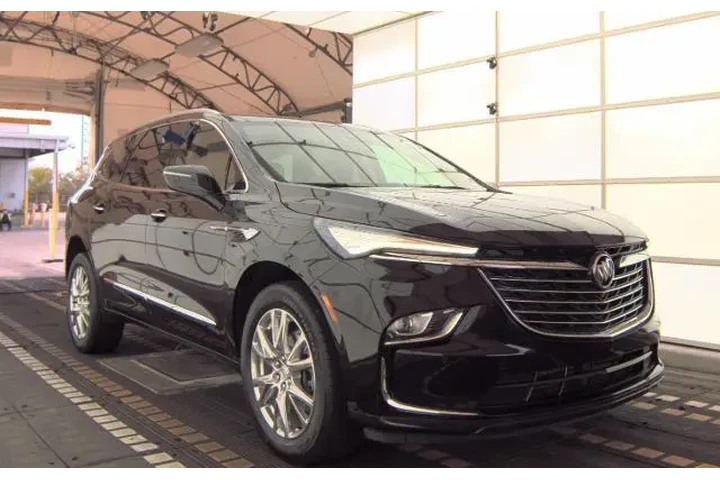 $31995 : Buick Enclave 2022 Premium 4 image 1