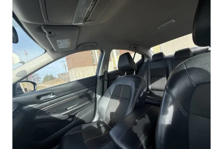 $10999 : 2019 Altima 2.5 SR image 4