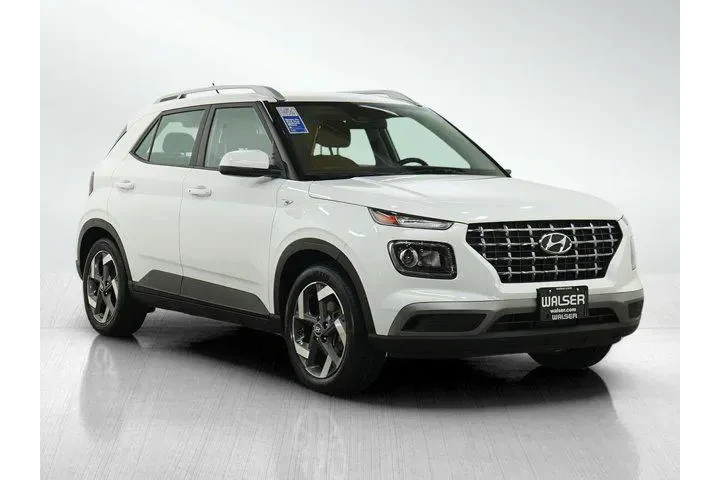 $17998 : Hyundai VENUE 2024 SEL 4dr C image 7