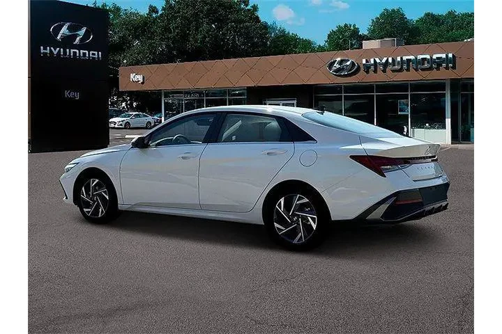 $27530 : Hyundai ELANTRA Hybrid 2025 image 4