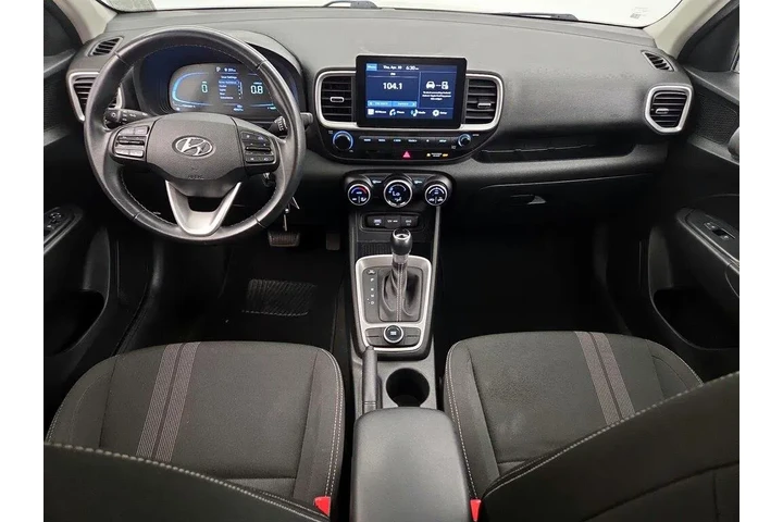 $17998 : Hyundai VENUE 2023 SEL 4dr C image 9
