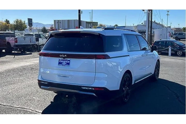 $36984 : Kia Carnival 2023 SX Prestig image 5