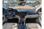 $17955 : 2017 Grand Cherokee Summit thumbnail