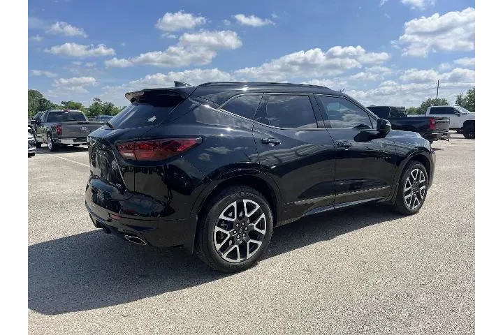 $33681 : Chevrolet Blazer 2024 RS 4dr image 2