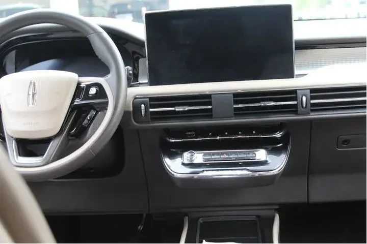$28498 : Lincoln Corsair 2023 Standar image 10