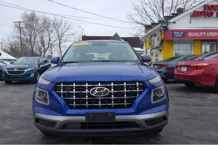 $18995 : 2023 Venue Limited image 3