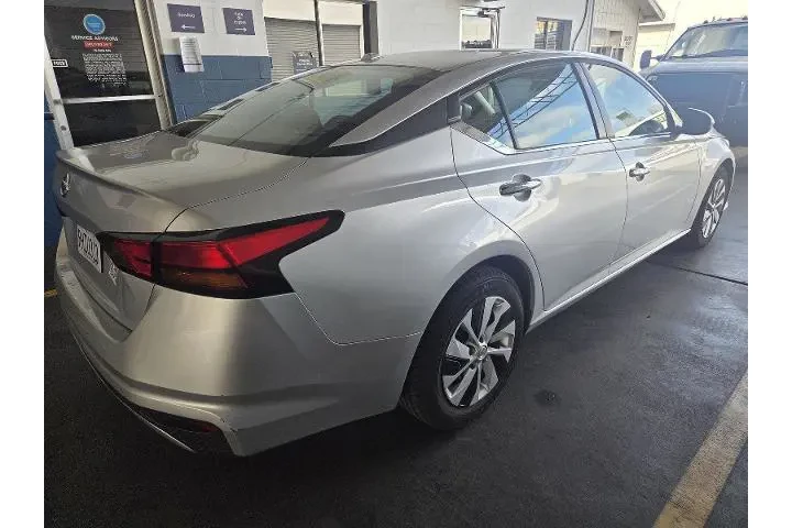 $15950 : Nissan Altima 2020 2.5 S 4dr image 3