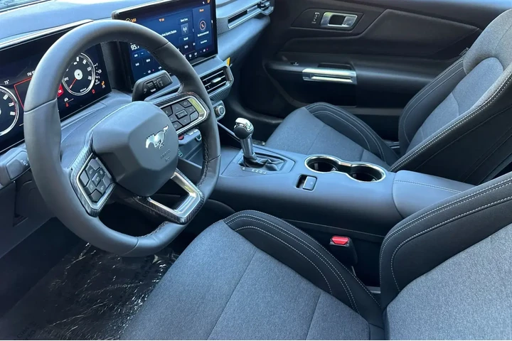 Ford Mustang 2025 EcoBoost 2 image 9