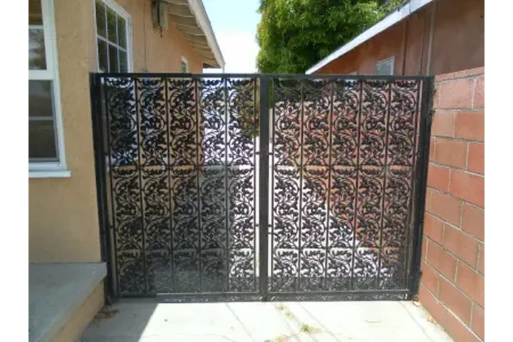 Robertoironworks image 5