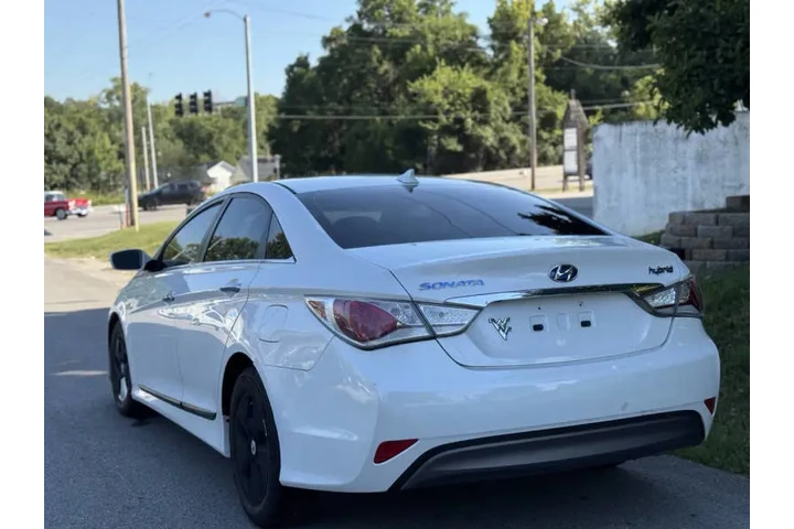 $4999 : 2012 Sonata Hybrid image 5