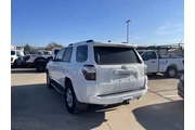 $30159 : Toyota 4Runner 2019 4x2 SR5 thumbnail