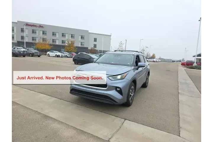 $32800 : Toyota Highlander 2023 L 4dr image 3