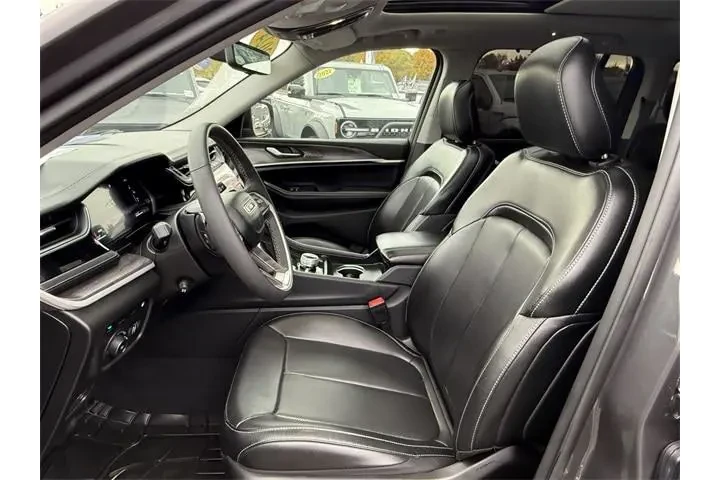 $31998 : Jeep Grand Cherokee 2024 4x4 image 6