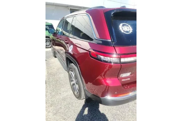 $35273 : Jeep Grand Cherokee 2024 4x4 image 2