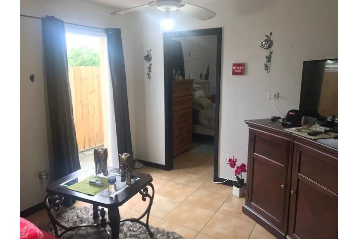 $1500 : Rento apto en Miami Gardens image 1