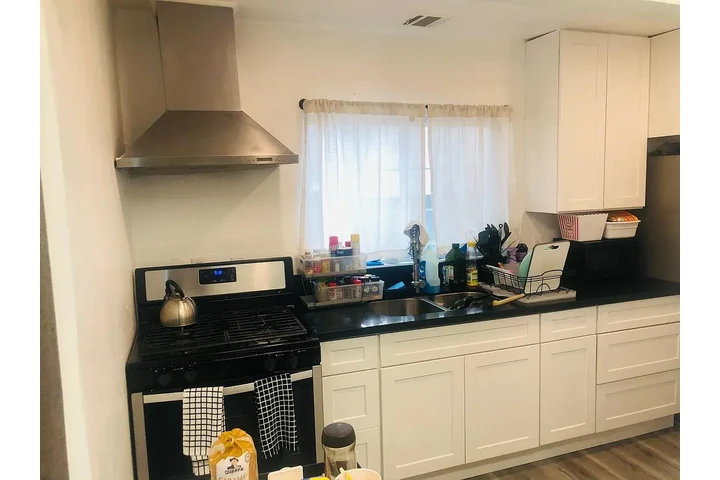 $1550 : READY☎️Duane Way, South Gate🏠 image 5