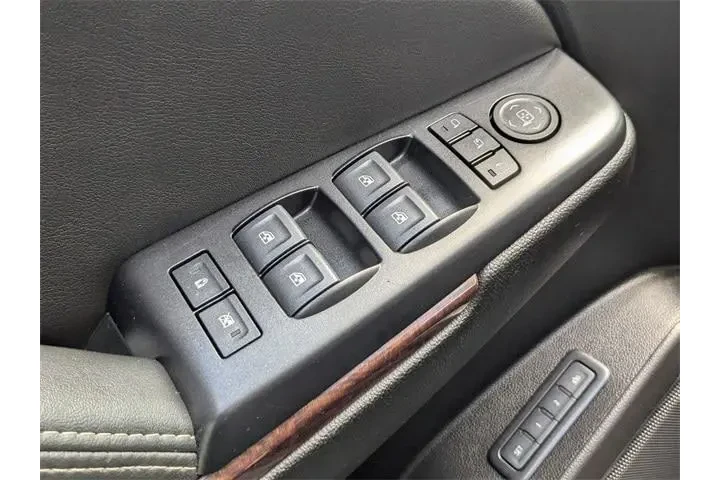 $25992 : GMC Yukon XL 2020 4x2 SLT 4d image 10