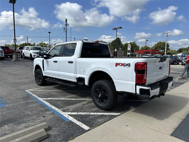 $61000 : 2024 F-350 Truck Crew Cab V-8 image 4