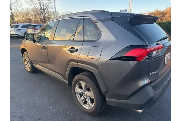 $26109 : Toyota RAV4 2024 XLE 4dr SUV image 5