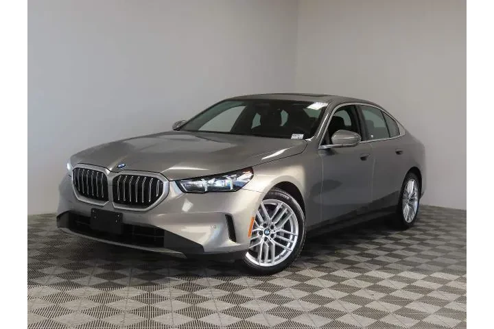 $39995 : BMW 5 Series 2024 AWD 530i x image 3