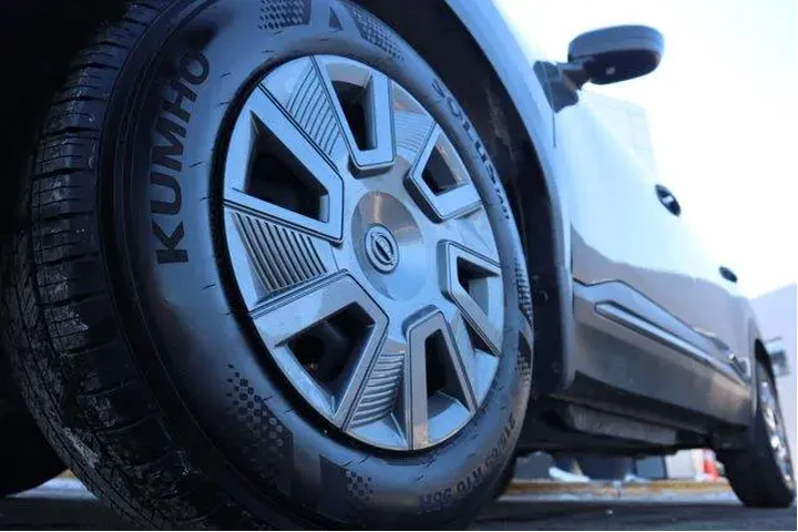 $21100 : Nissan Kicks 2025 AWD S 4dr image 9