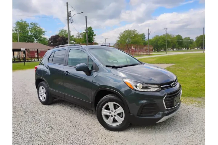 $13997 : 2021 Trax LT image 2