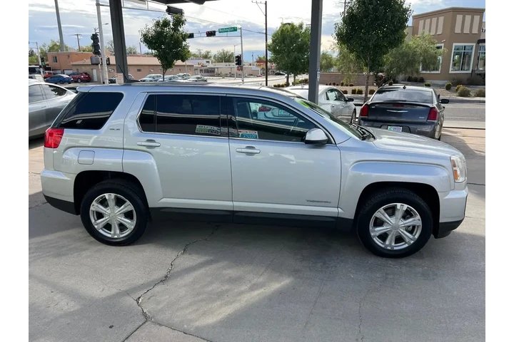 2017 GMC Terrain SLE1 FWD image 4