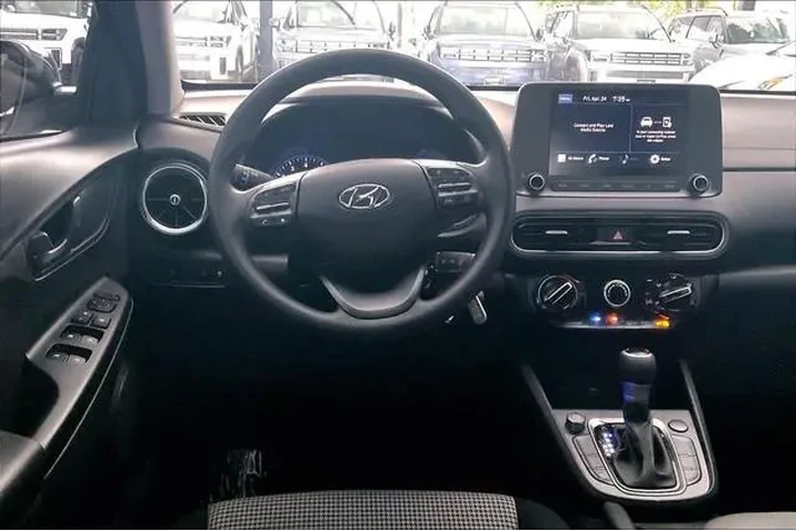 $17039 : Hyundai KONA 2022 SE 4dr Cro image 6
