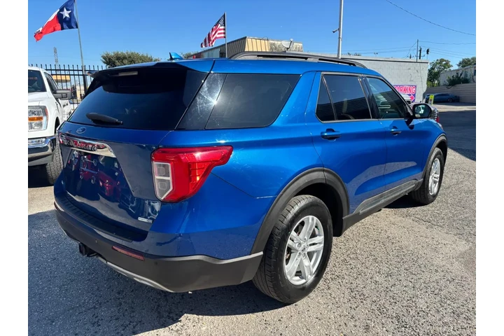 2020 Explorer XLT image 6