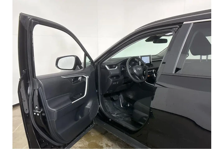 $32396 : Gold Certified2025 RAV4 HYBRI image 2