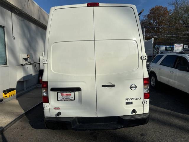 $23999 : 2018 NV 2500 HD S image 3