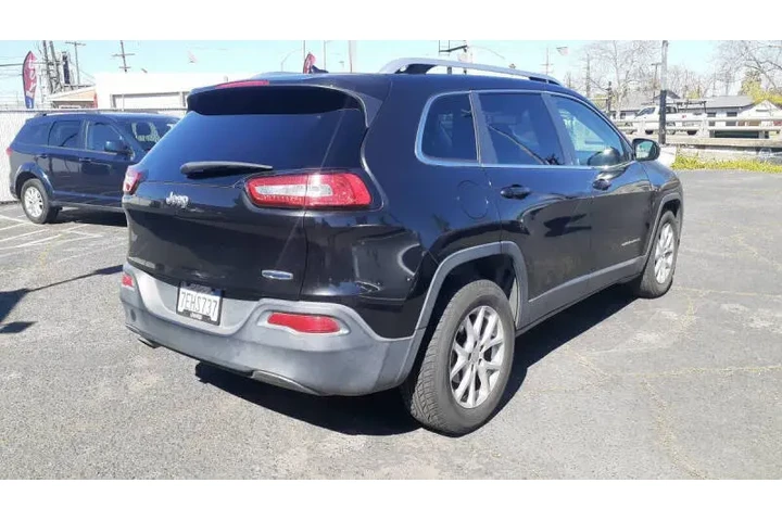 $8450 : 2014 Cherokee Latitude image 5