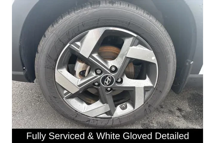 $20495 : Hyundai VENUE 2024 SEL 4dr C image 10