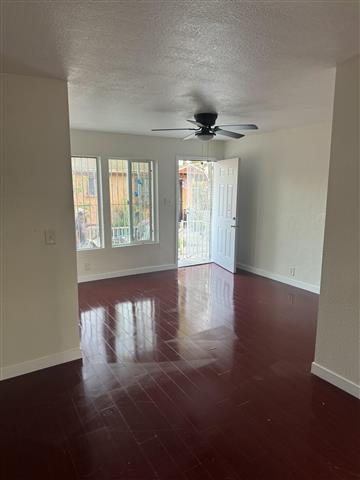 $1600 : 1 Rec, 1 Baño Compton CA image 2