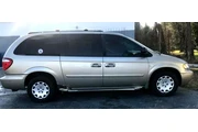 $5225 : 2004 Town & Country thumbnail