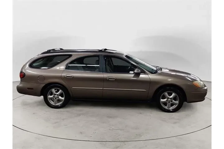 $3261 : Ford Taurus 2002 SE 4dr Wago image 6