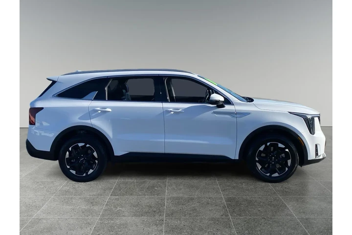 $33739 : Kia Sorento 2024 S 4dr SUV image 6