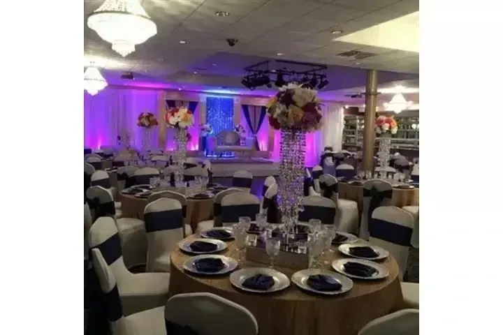 RENTA DE SALÓN EN ONTARIO image 4