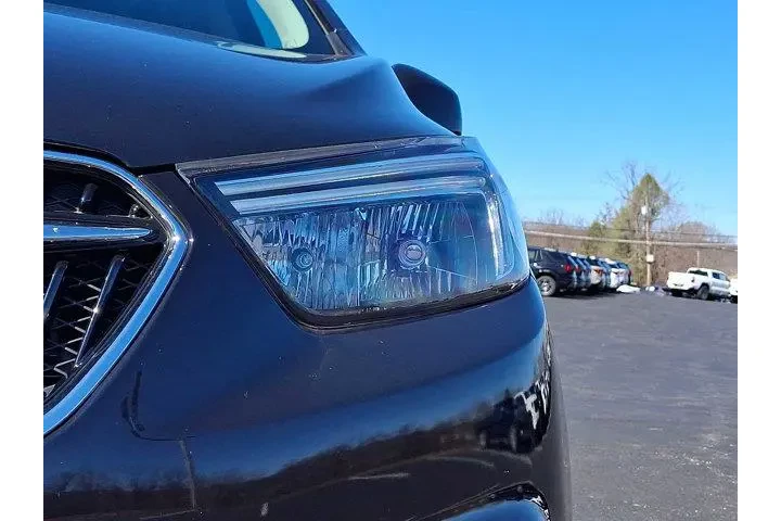 $19900 : Buick Encore 2022 AWD Prefer image 9