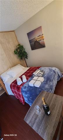 $900 : Room Baldwin Park image 2