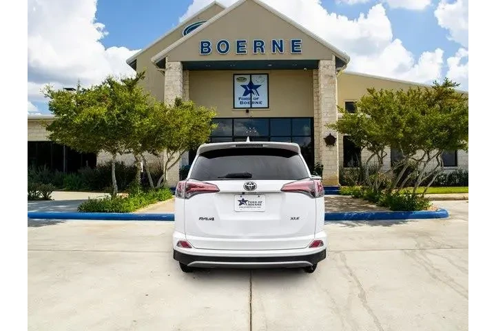 $17997 : Toyota RAV4 2017 XLE 4dr SUV image 4