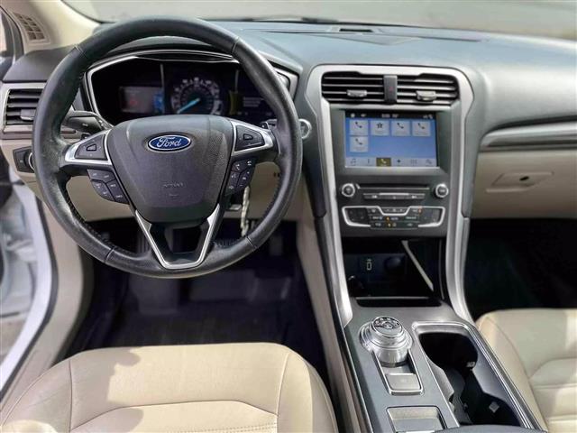 $15900 : 2017 FORD FUSION2017 FORD FUS image 9