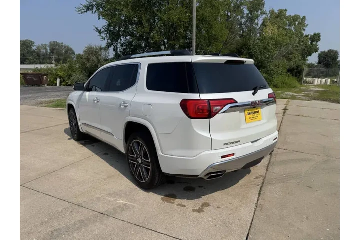 $15900 : 2017 GMC Acadia Denali image 5