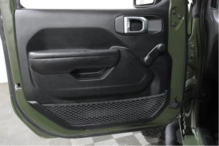 $30998 : Jeep Wrangler Unlimited 2021 image 6