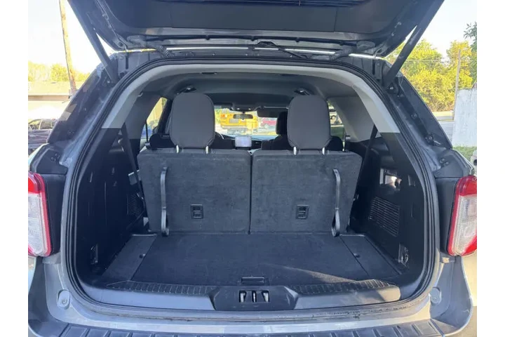 $18999 : 2022 Explorer XLT image 7