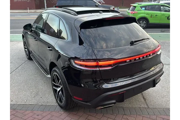 $39490 : Porsche Macan 2022 AWD 4dr S image 3